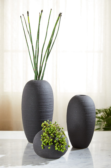 Perennial Vase | Black - Medium